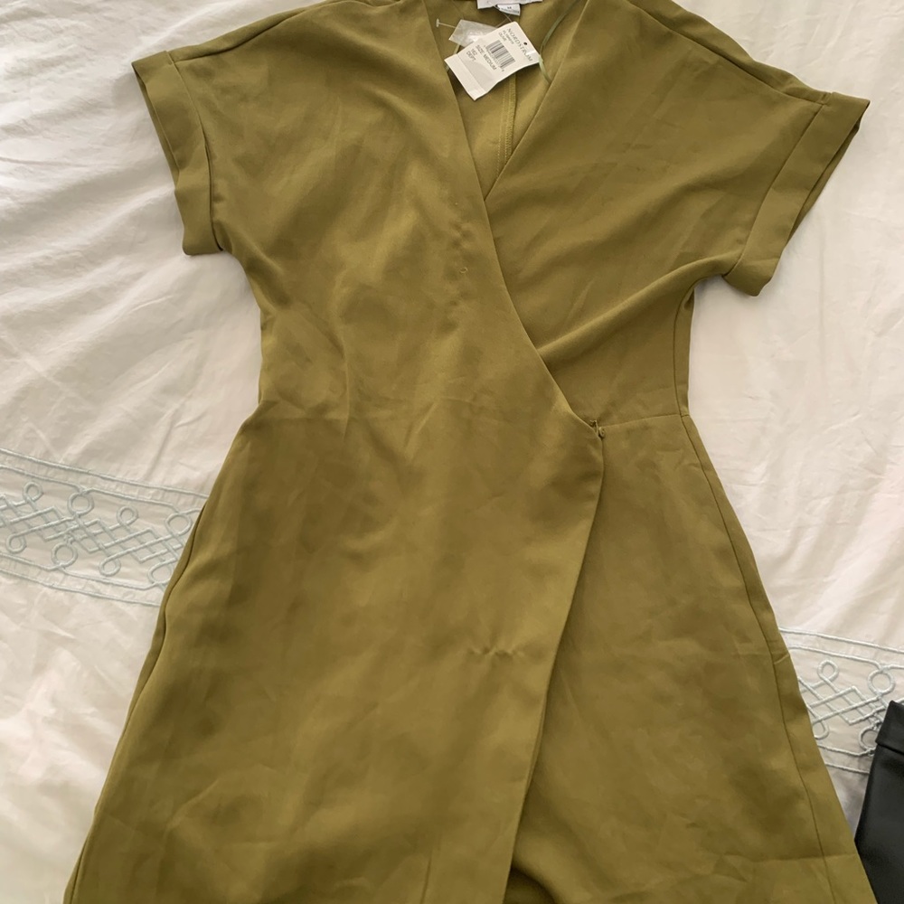 Never worn , never had chance to wear it.